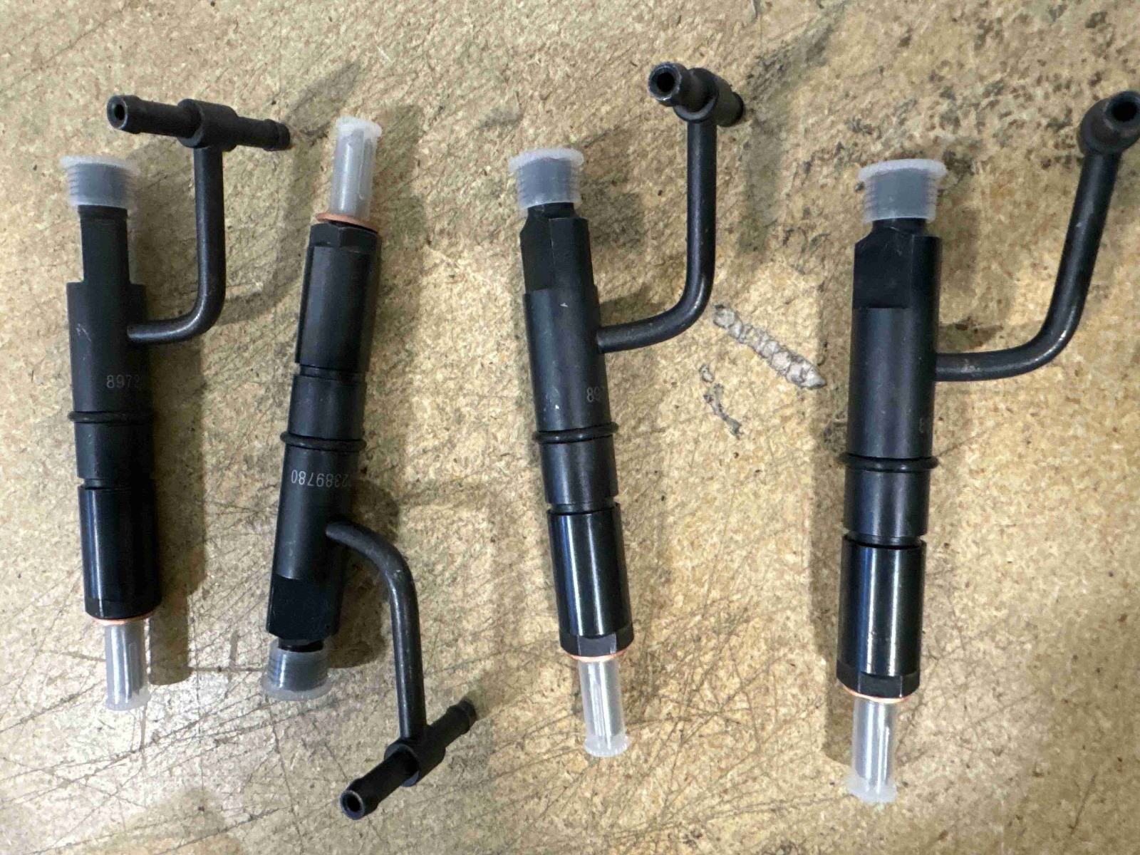 4Pcs Fuel Injector 8-97306071-0 for Isuzu Engine 4HJ1 4HK1 4HK1-TCC 4HK1-TCS Truck NKR NPR NQR NRR 2 4Pcs Fuel Injector 8-97306071-0 for Isuzu Engine 4HJ1 4HK1 4HK1-TCC 4HK1-TCS Truck NKR NPR NQR NRR
