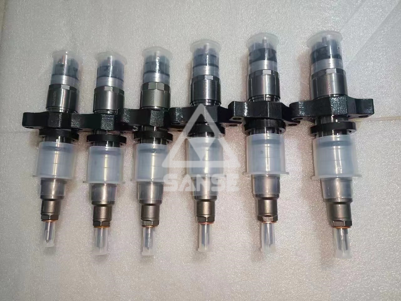 Bosch Fuel Injector 6206-11-3100 9430610068 for Komatsu Engine 4D95 6D95 2 Bosch Fuel Injector 6206-11-3100 9430610068 for Komatsu Engine 4D95 6D95