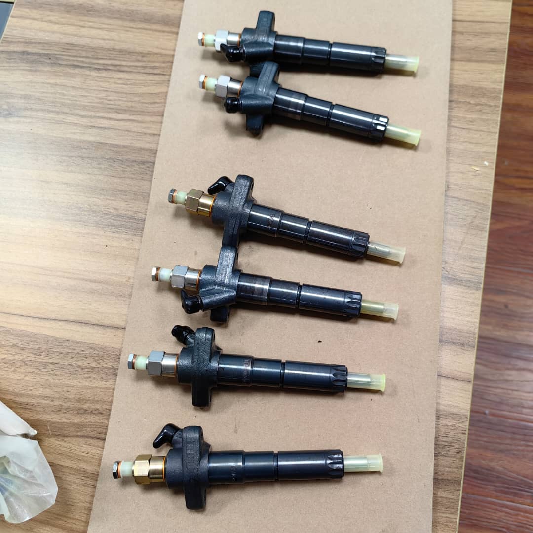Fuel Injector 150118-00009A for Daewoo P126 Doosan P158FE DP158LC P180FE P126TI-I Engine 3 Fuel Injector 150118-00009A for Daewoo P126 Doosan P158FE DP158LC P180FE P126TI-I Engine