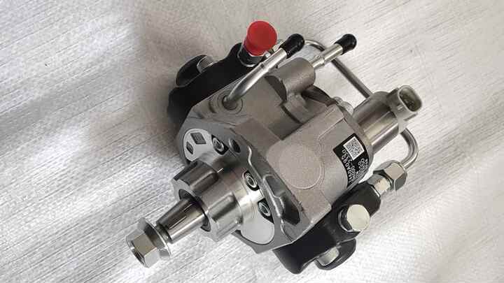 Fuel Injector 23670-E0540 for Hino Engine J05E J08E Kobelco Excavator SK300-8 SK200-8 230SR-3 260SR-3 2 Fuel Injector 23670-E0540 for Hino Engine J05E J08E Kobelco Excavator SK300-8 SK200-8 230SR-3 260SR-3