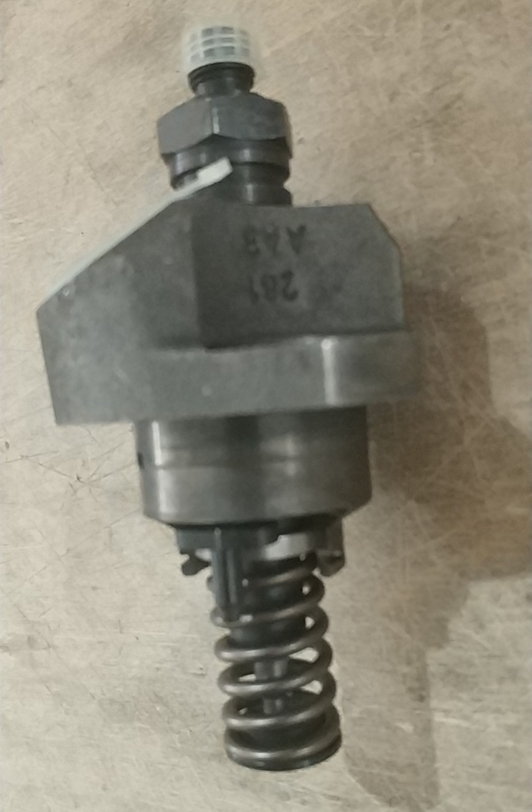 Fuel Injector AM881953 for Yanmar Engine TNV84 TNV88 John Deere 1565 3225C 3203 3320 3520 990 3 Fuel Injector AM881953 for Yanmar Engine TNV84 TNV88 John Deere 1565 3225C 3203 3320 3520 990