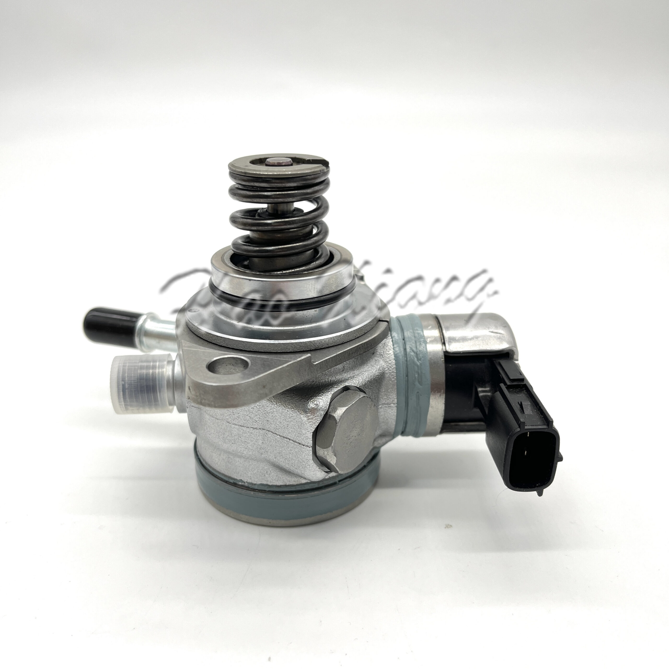 High Pressure Fuel Pump CM5E-9D376-CB CP9Z-9350-B for Ford Focus 2012-2017 3 High Pressure Fuel Pump CM5E-9D376-CB CP9Z-9350-B for Ford Focus 2012-2017